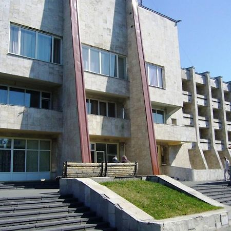 Hotel Profspilkovyi Lutsʼk Extérieur photo