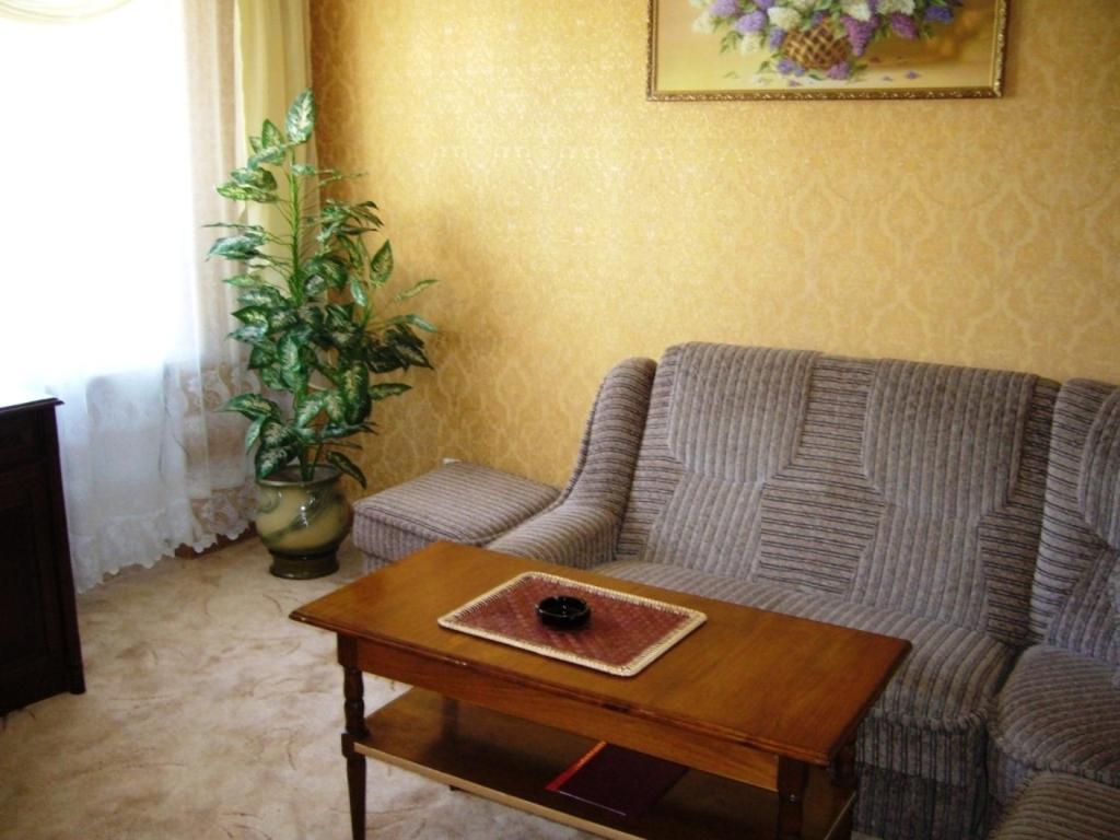 Hotel Profspilkovyi Lutsʼk Chambre photo