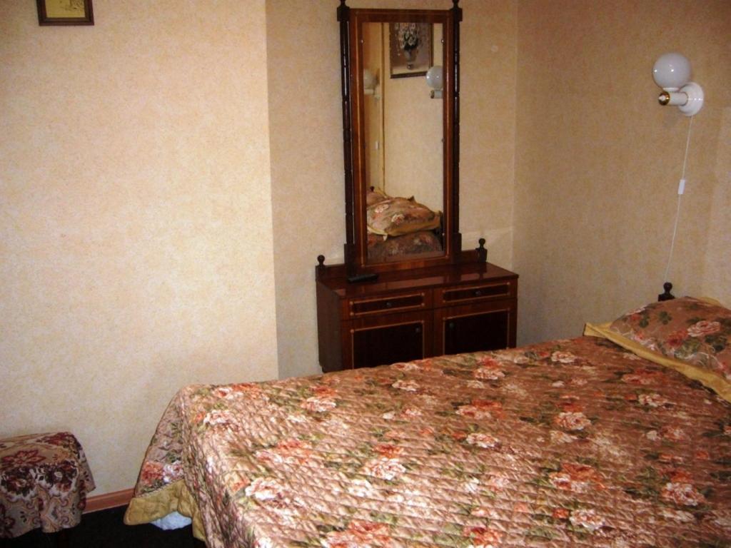 Hotel Profspilkovyi Lutsʼk Extérieur photo
