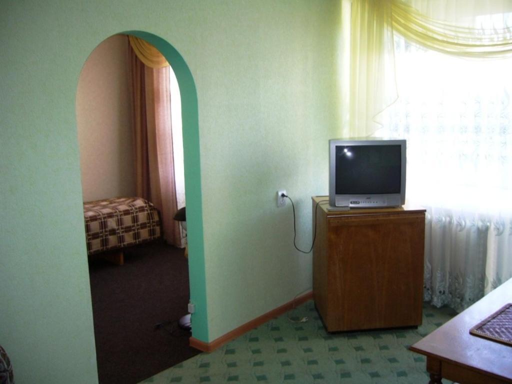 Hotel Profspilkovyi Lutsʼk Extérieur photo