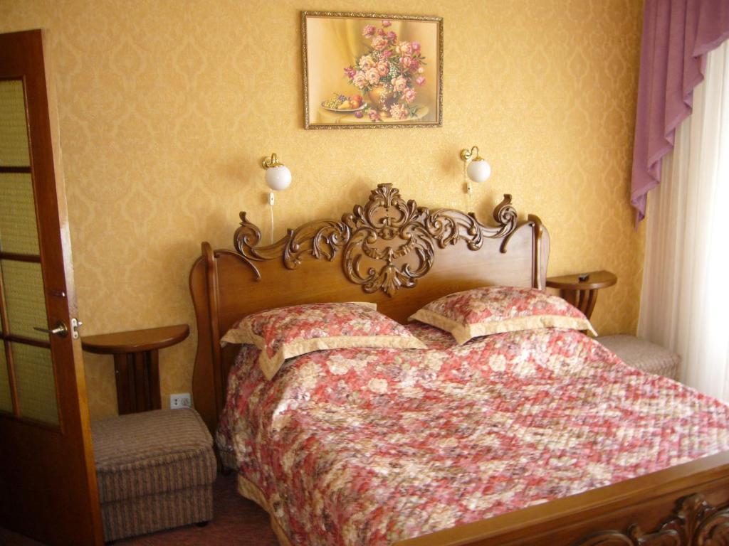Hotel Profspilkovyi Lutsʼk Extérieur photo