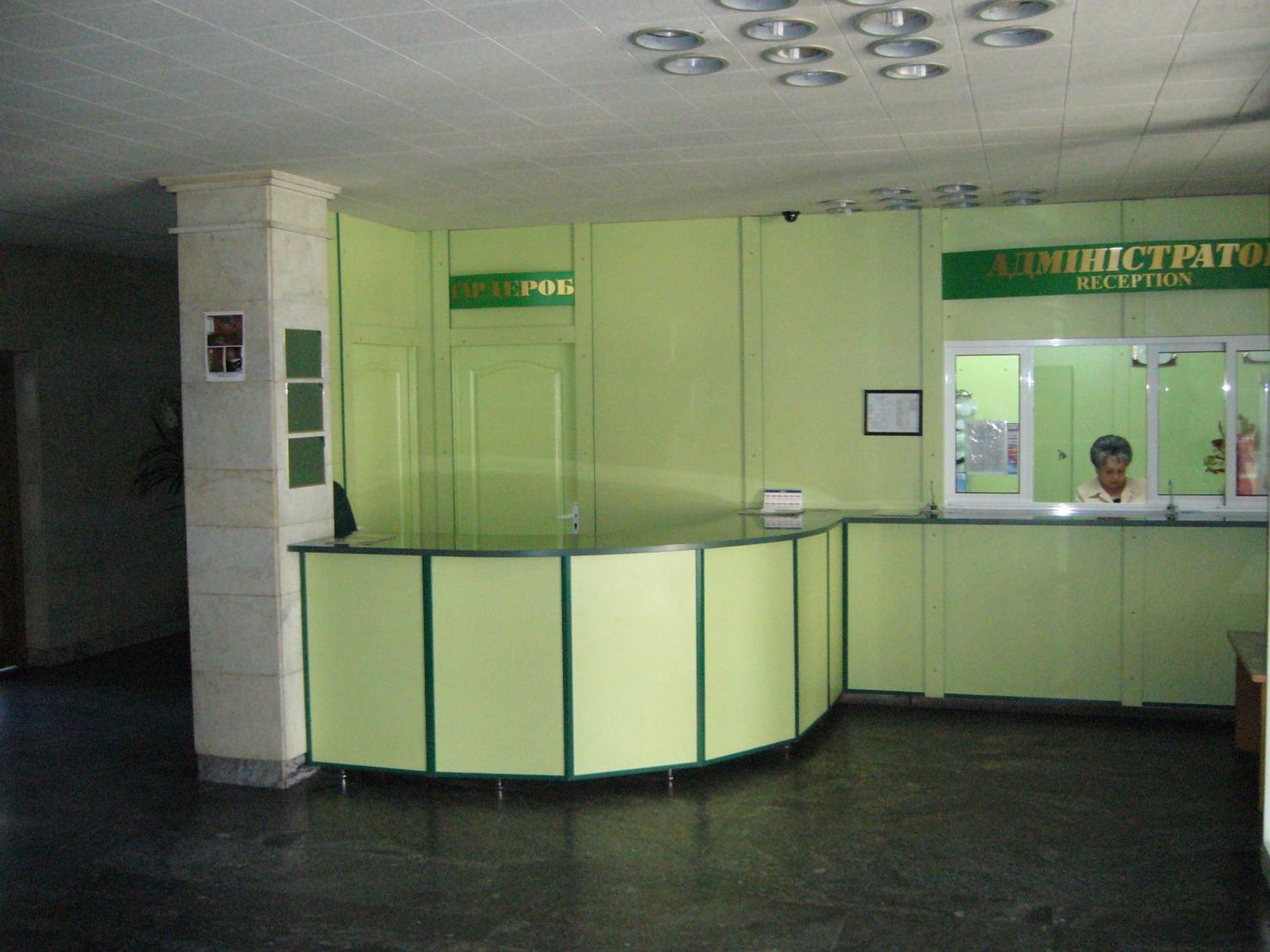 Hotel Profspilkovyi Lutsʼk Extérieur photo