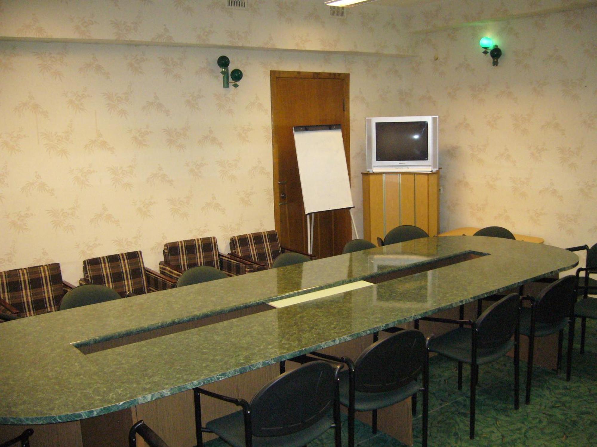 Hotel Profspilkovyi Lutsʼk Extérieur photo