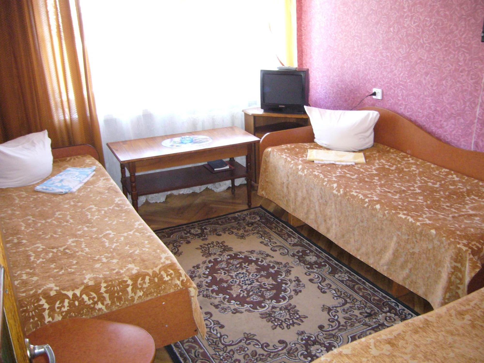 Hotel Profspilkovyi Lutsʼk Extérieur photo