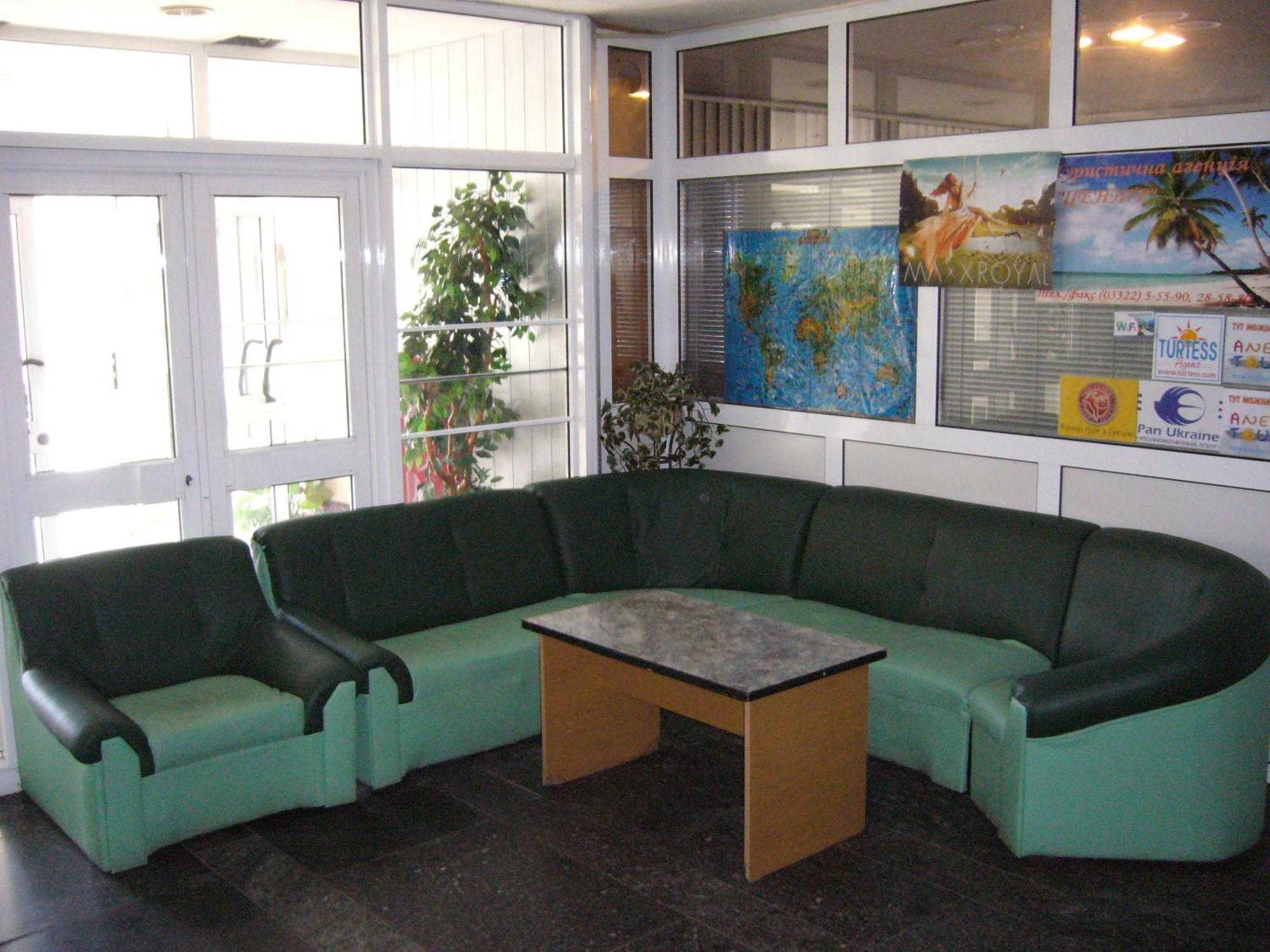 Hotel Profspilkovyi Lutsʼk Extérieur photo